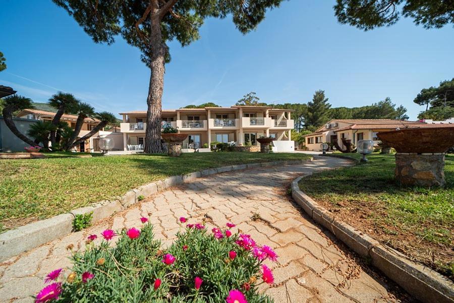 Residence Le Grazie Est Capoliveri  Extérieur photo